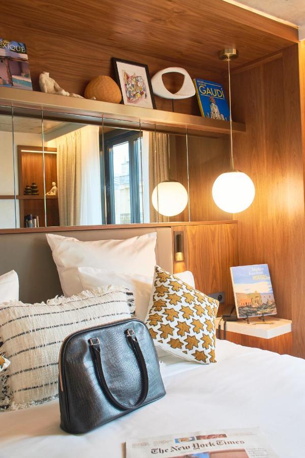 Card Hotel Paris